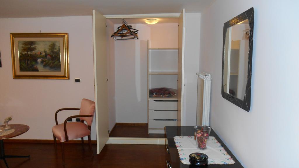 Casa Sannazzaro Appartement Napels Kamer foto