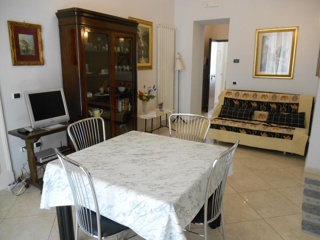 Casa Sannazzaro Appartement Napels Kamer foto